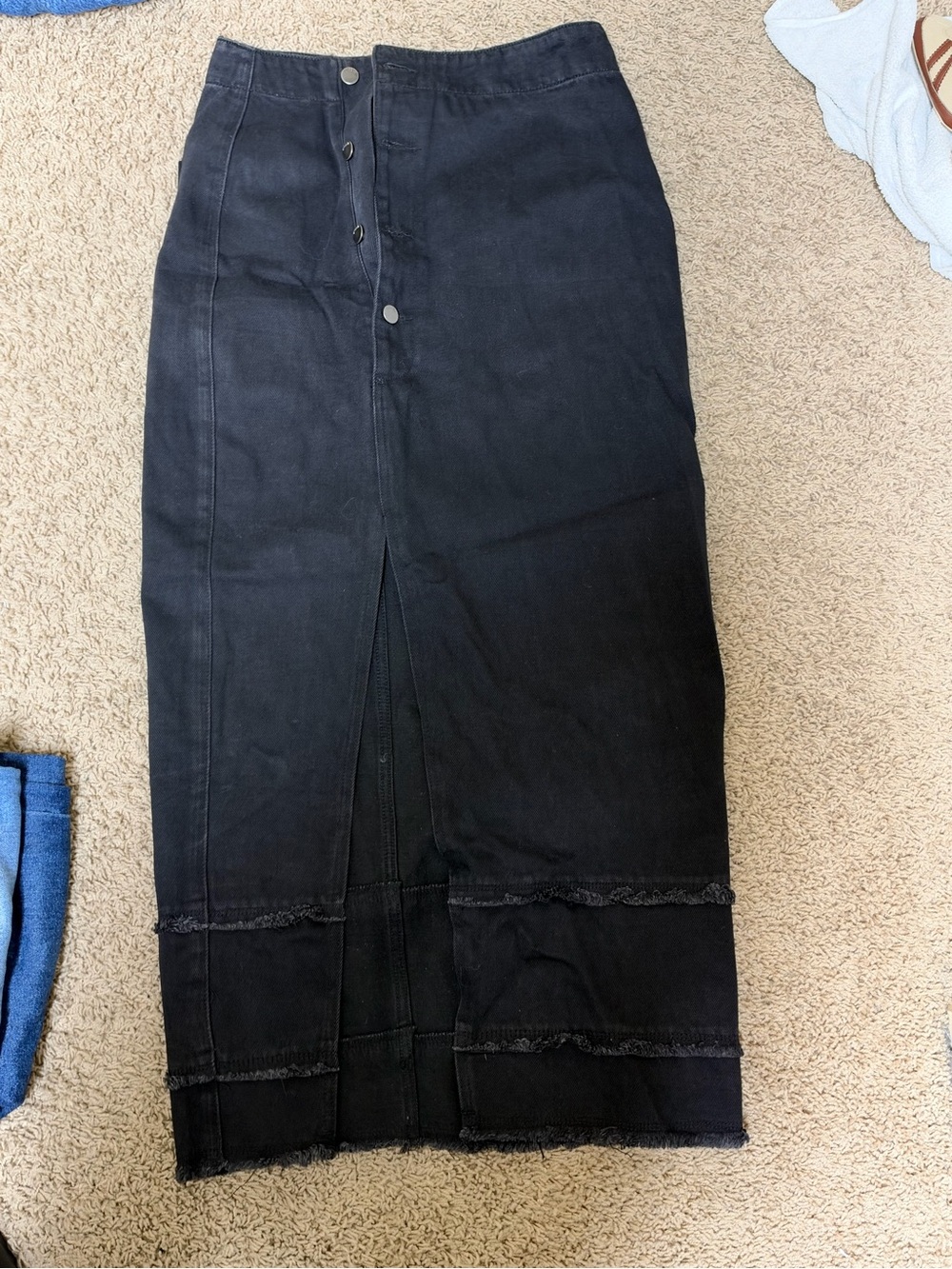High-Waist Black Midi Skirt with Front Buttons and Slit